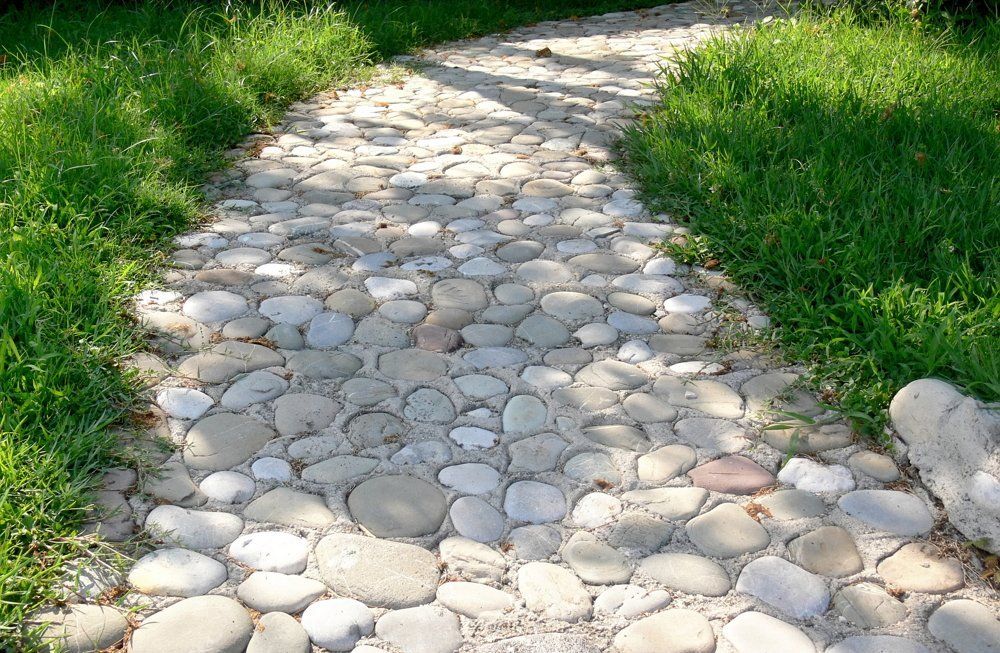 как сделать тротуар из камня